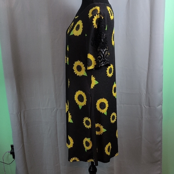 Simply Southern Sunflower Print Midi Dress - Picture 3 of 7